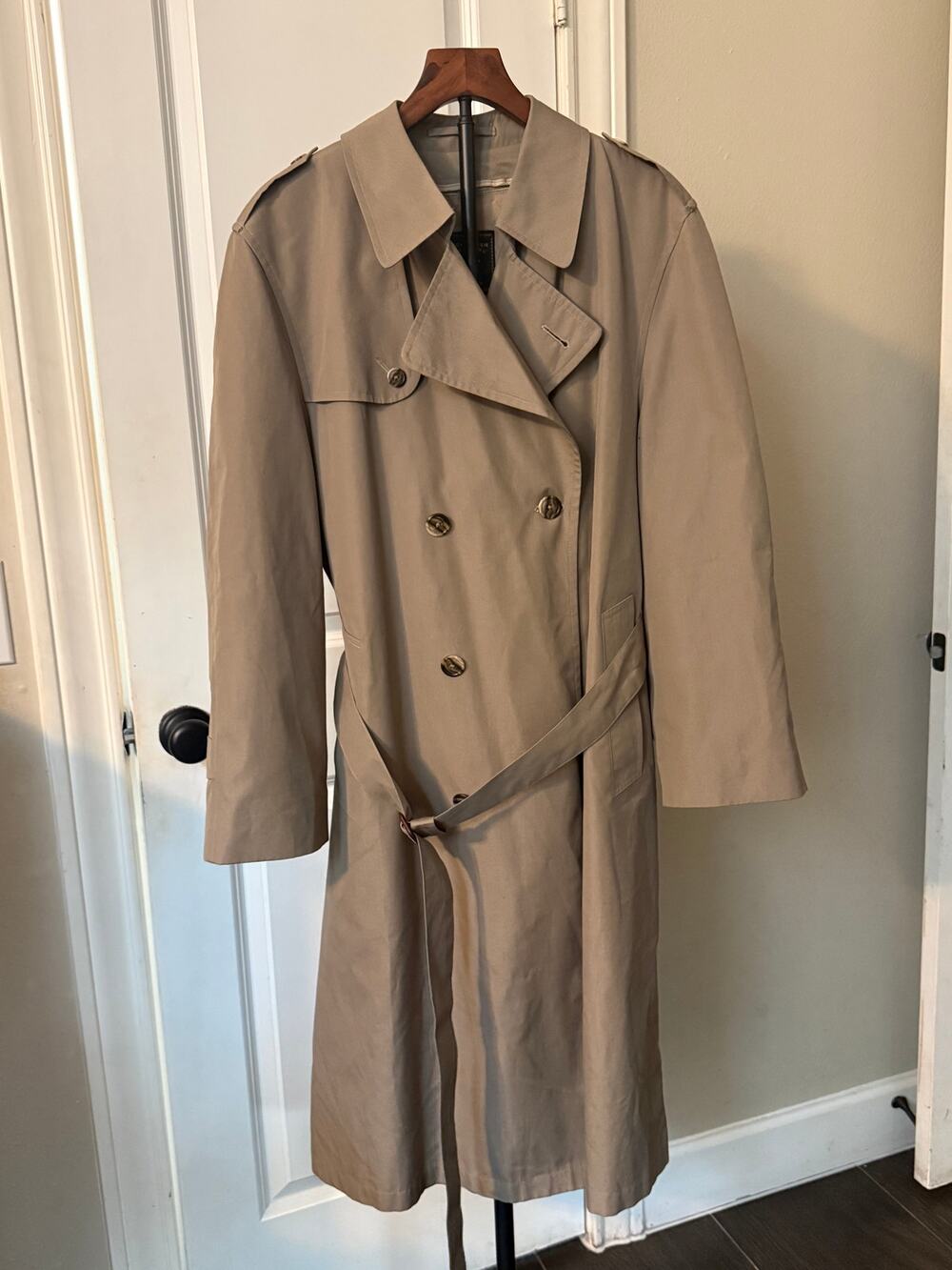 Hart Schaffner Marx Beige Double-Breasted Trench Coat 40R
